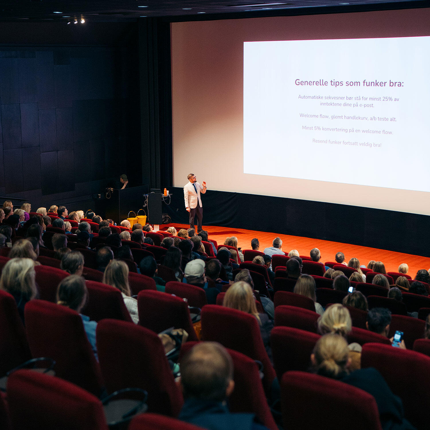 Fullsatt sal på Netthandelskonferansen i Klingenberg Kino